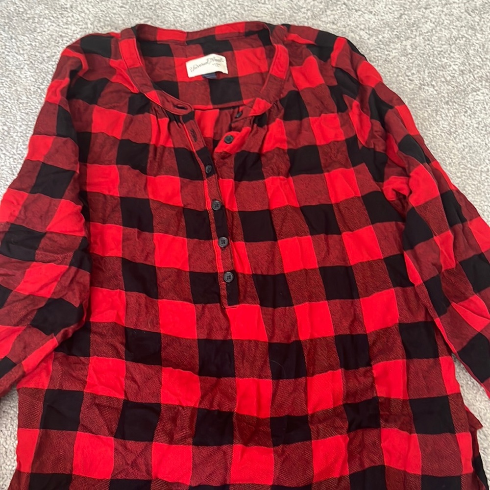Universal Threads Plaid Flannel Red Women’s S